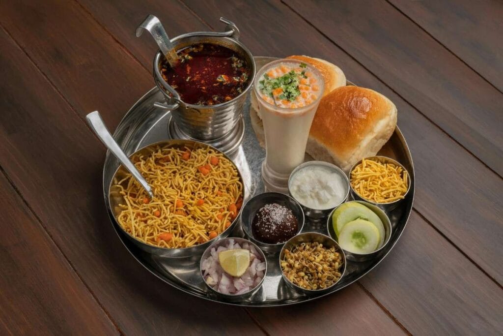 misal-pav-thali