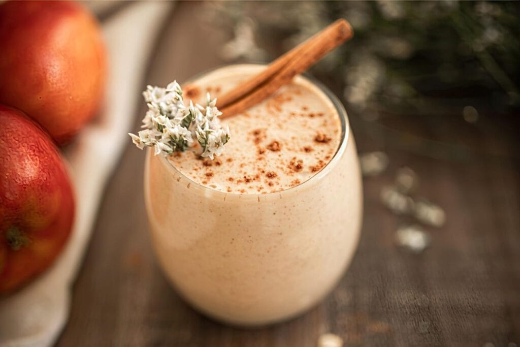 Apple-Cinnamon Smoothie Glass